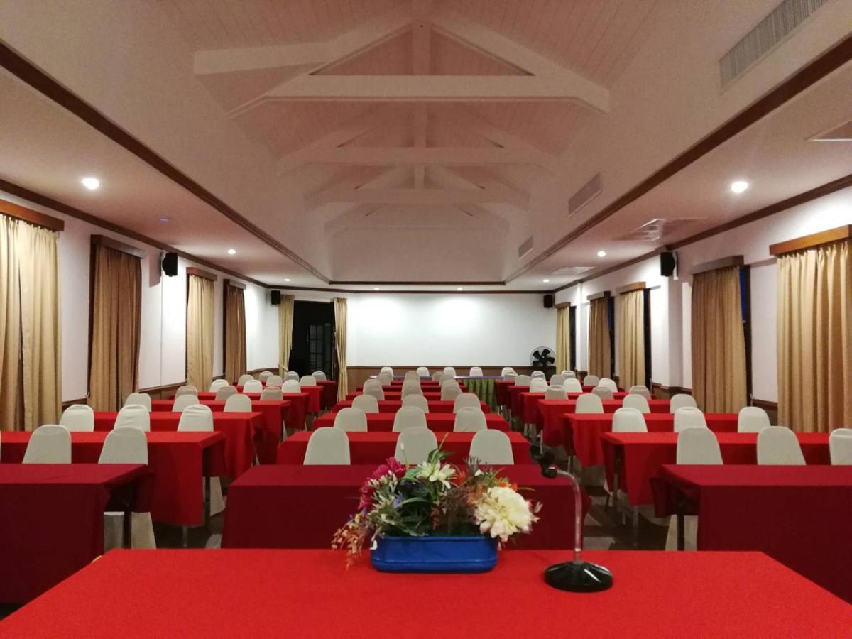 Seaman Resort Haad Chao Samran Exterior photo