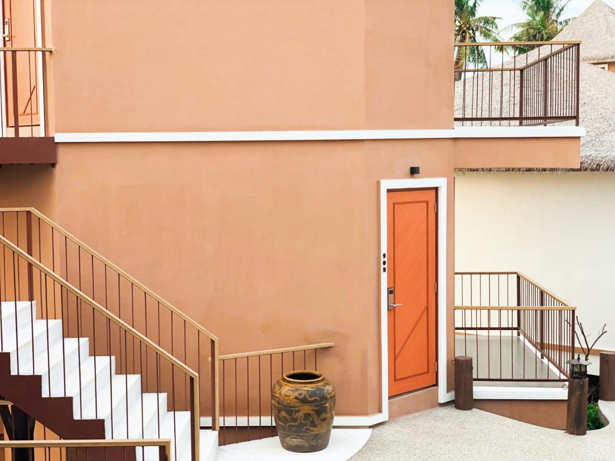 Seaman Resort Haad Chao Samran Exterior photo