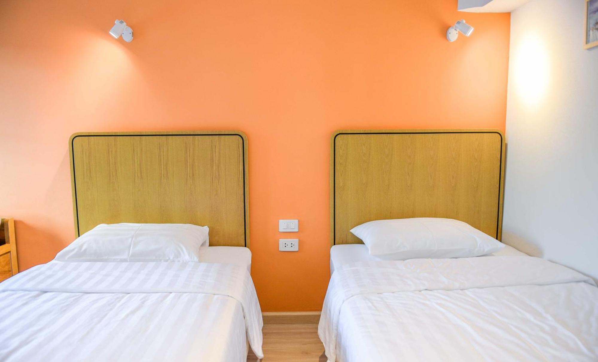 Seaman Resort Haad Chao Samran Exterior photo